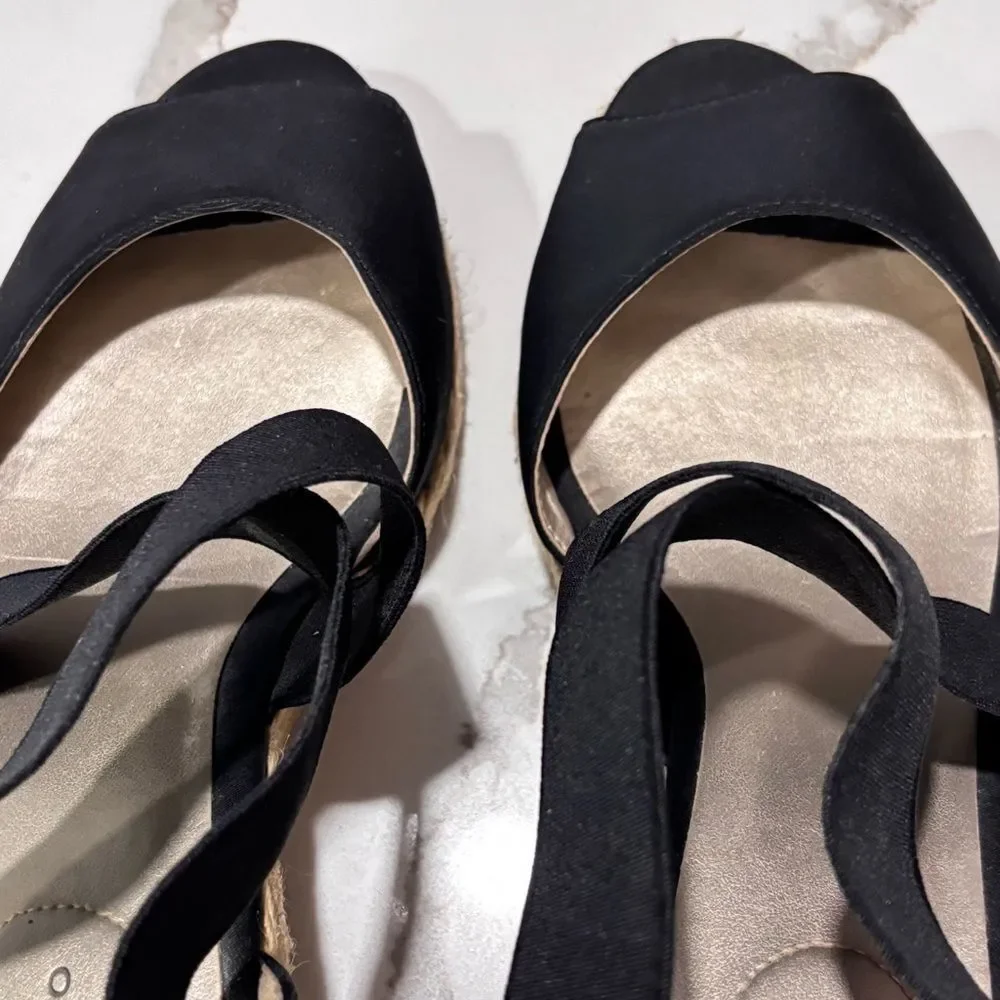 Bandolino | Rattan Hullen Black Wedge Sandals Heels Elastic Ankle Straps SZ 8.5